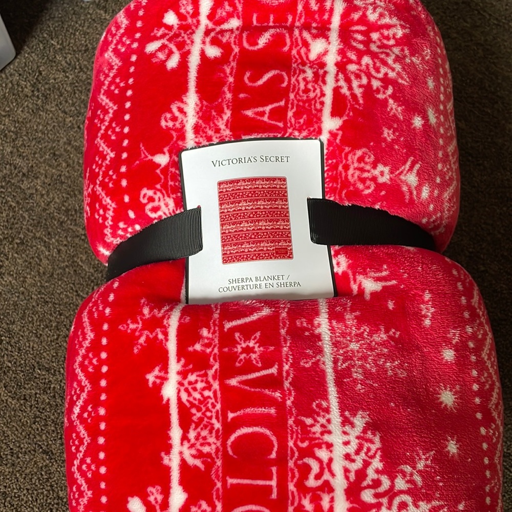 Victoria’s Secret Sherpa blanket